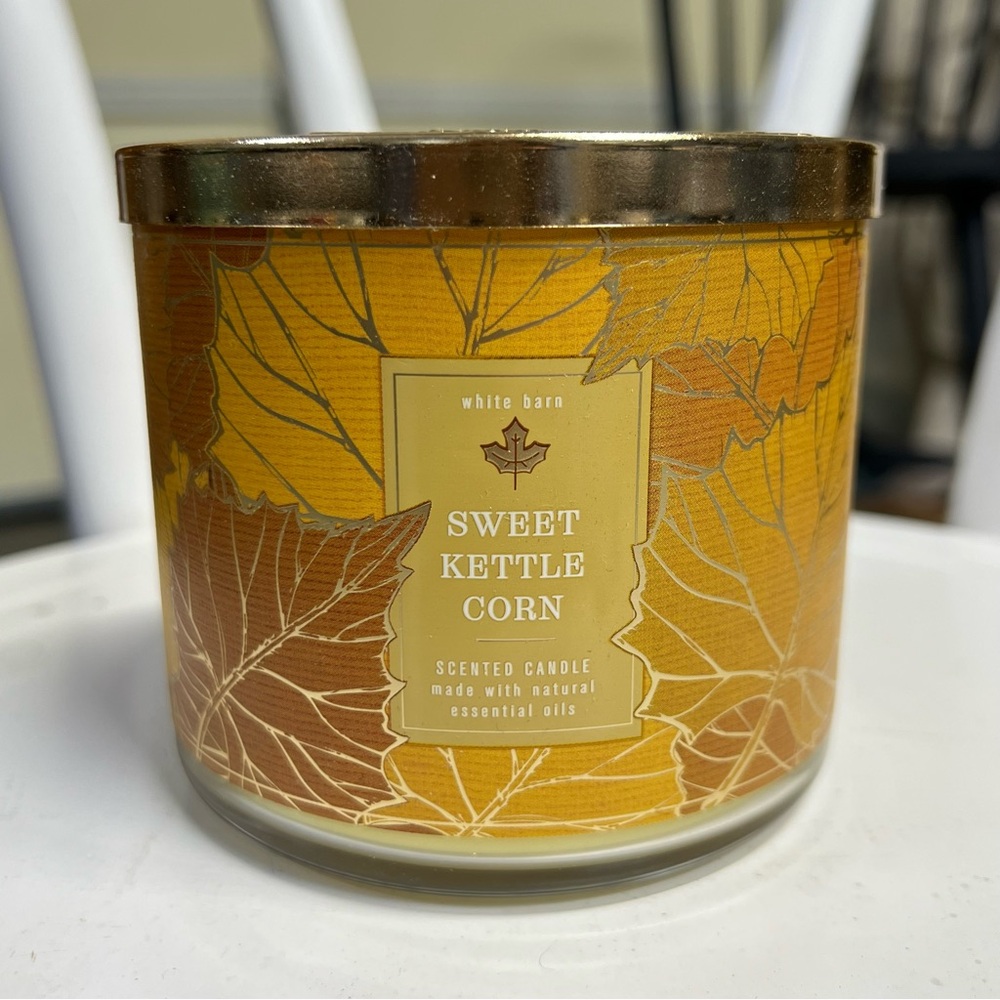 White Barn Sweet Kettle Corn Candle with Gold and Yellow Leaves